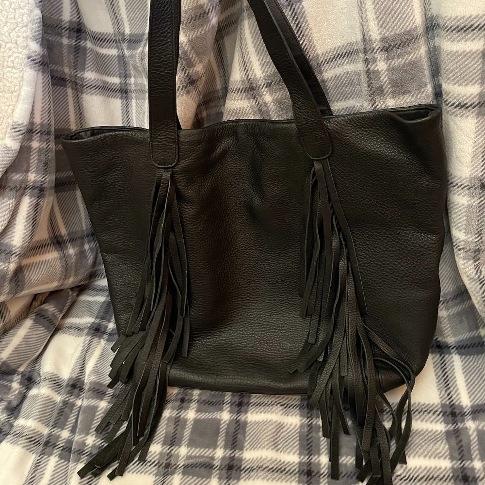 Black fringe tote with fringe